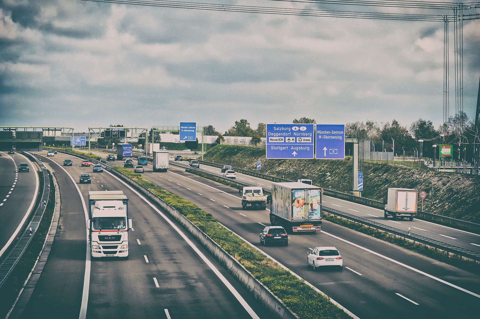 Tachigrafi nel settore trasporti su strada: importanti modifiche al regolamento